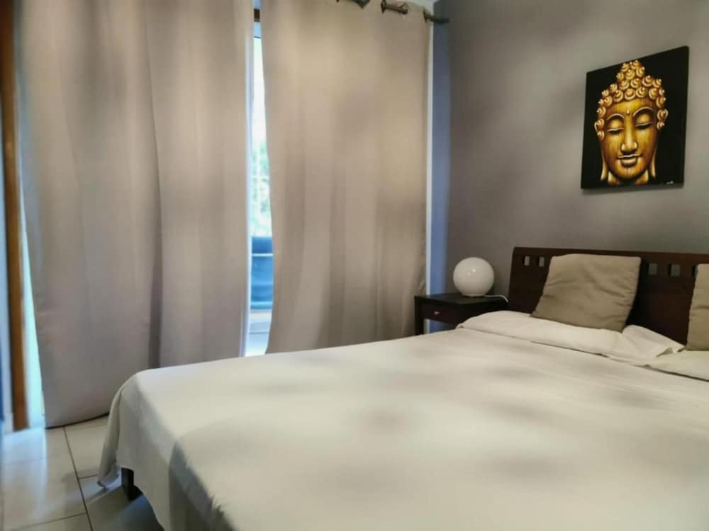 Apartamentos Malibu Park — Hotel rooms in Costa Adeje, Canary Islands