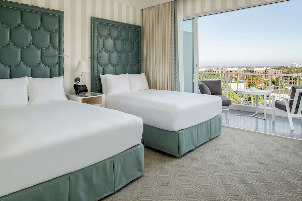 The Beverly Hilton — Hotel rooms in Beverly Hills, California