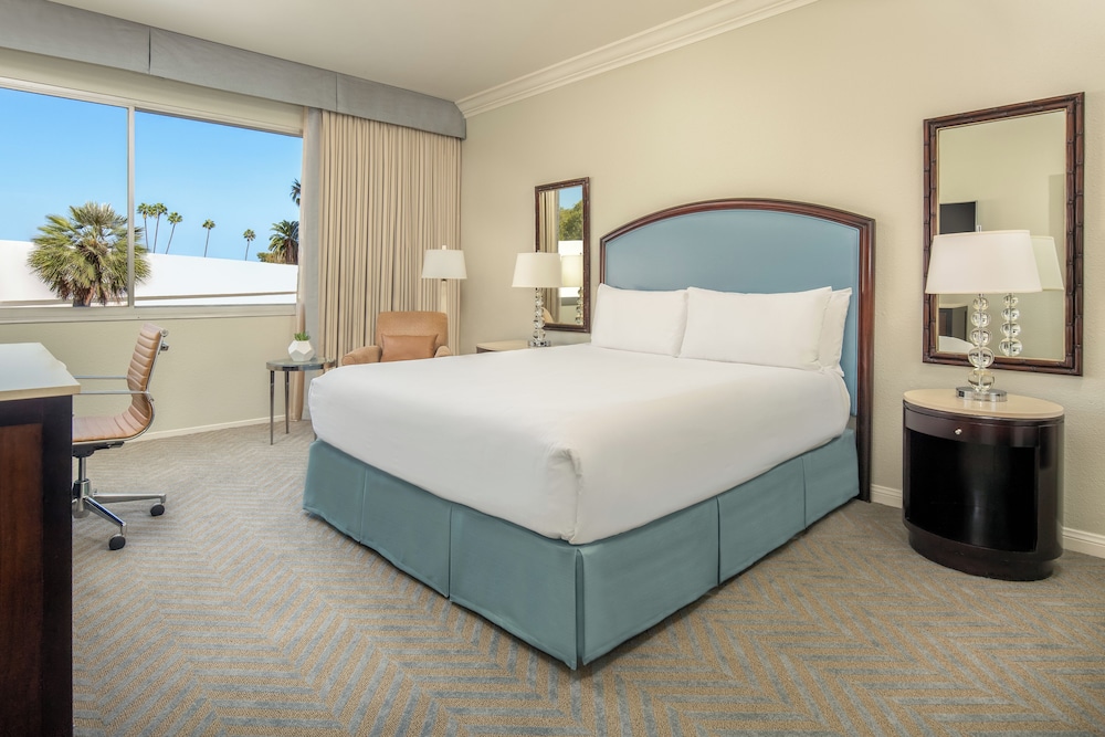 The Beverly Hilton — Hotel rooms in Beverly Hills, California