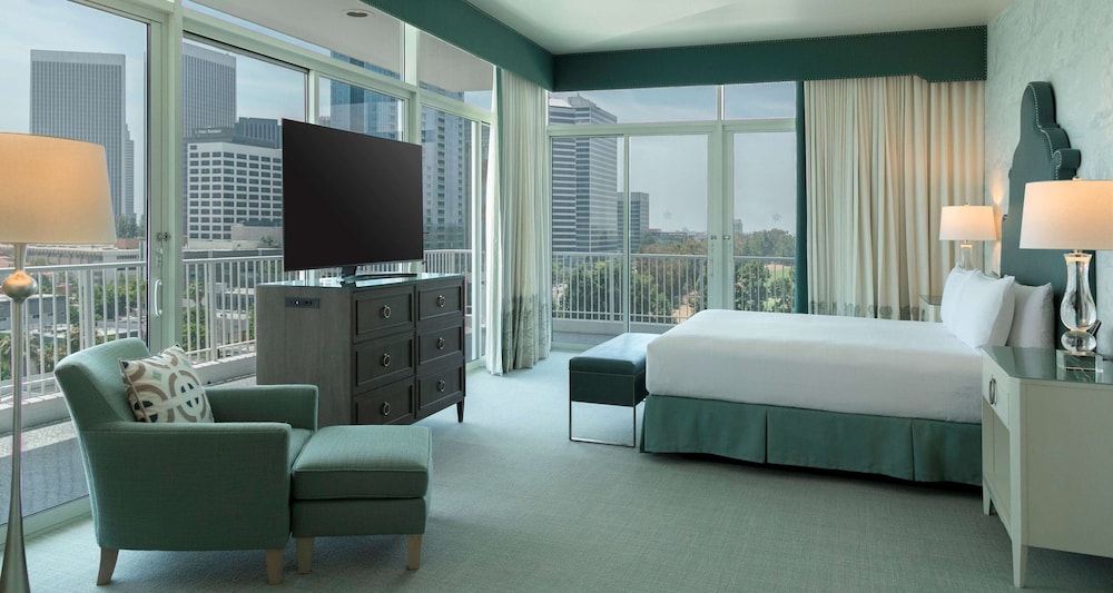 The Beverly Hilton — Hotel rooms in Beverly Hills, California