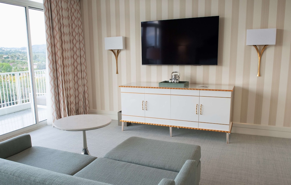 The Beverly Hilton — Hotel rooms in Beverly Hills, California