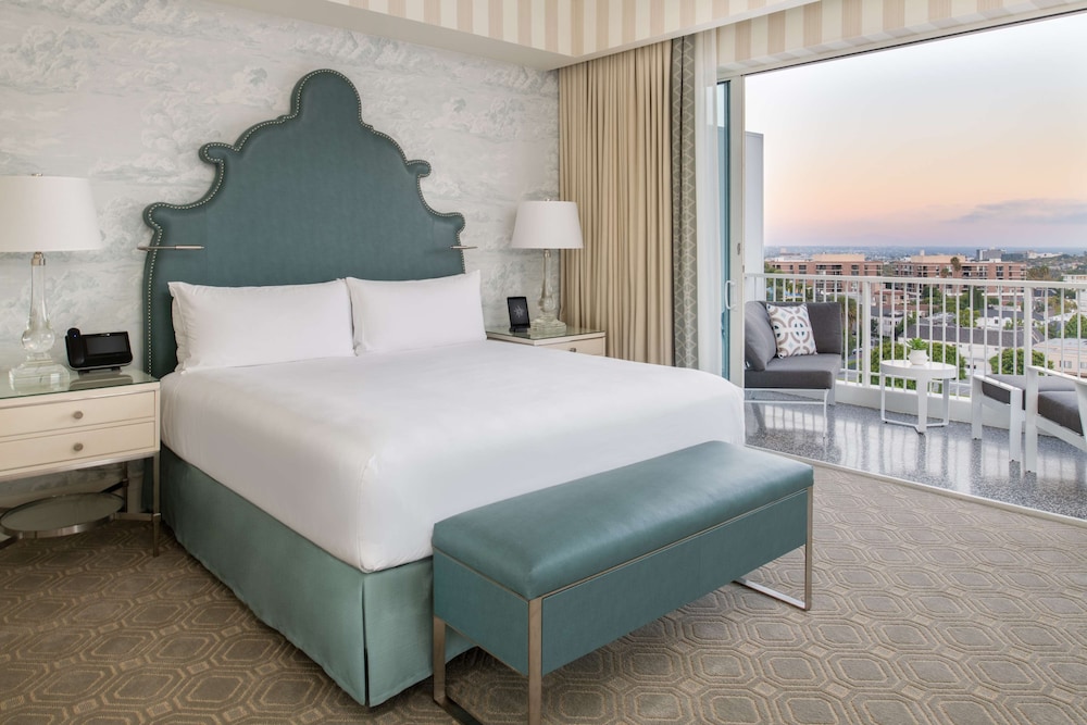 The Beverly Hilton — Hotel rooms in Beverly Hills, California