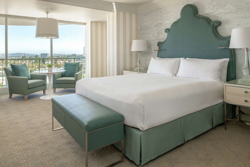 The Beverly Hilton — Hotel rooms in Beverly Hills, California