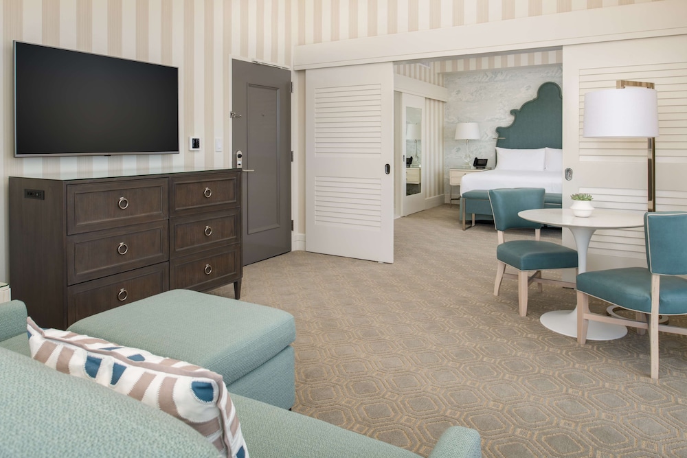 The Beverly Hilton — Hotel rooms in Beverly Hills, California