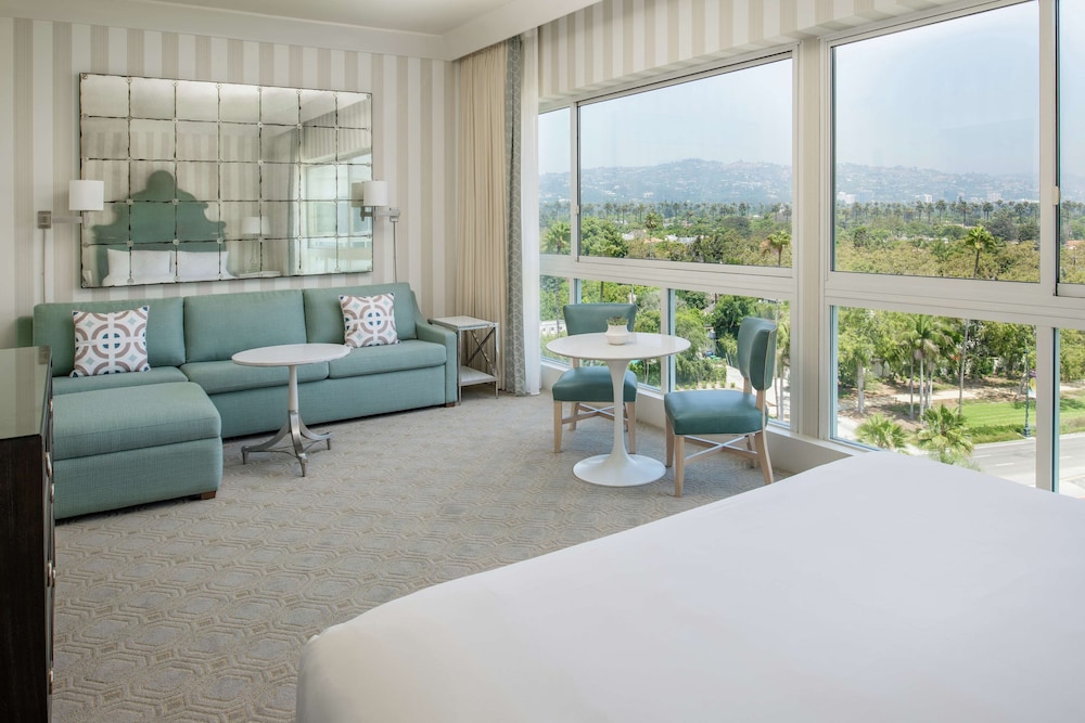 The Beverly Hilton — Hotel rooms in Beverly Hills, California