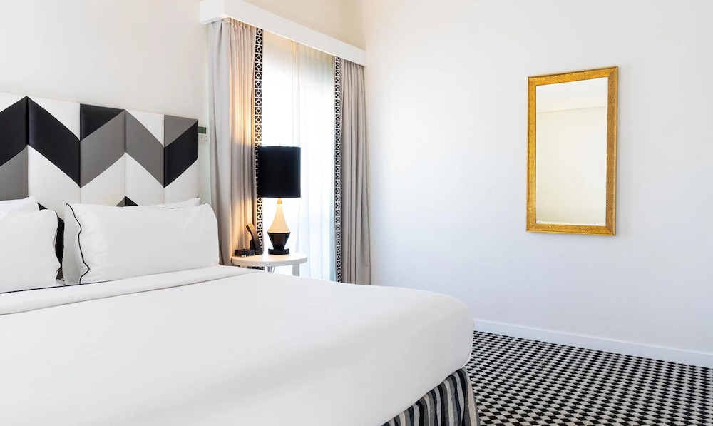 Chamberlain West Hollywood — Hotel rooms in West Hollywood, California