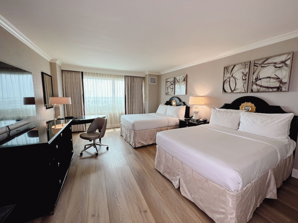 The Commerce Casino & Hotel — Hotel rooms in Los Angeles, California