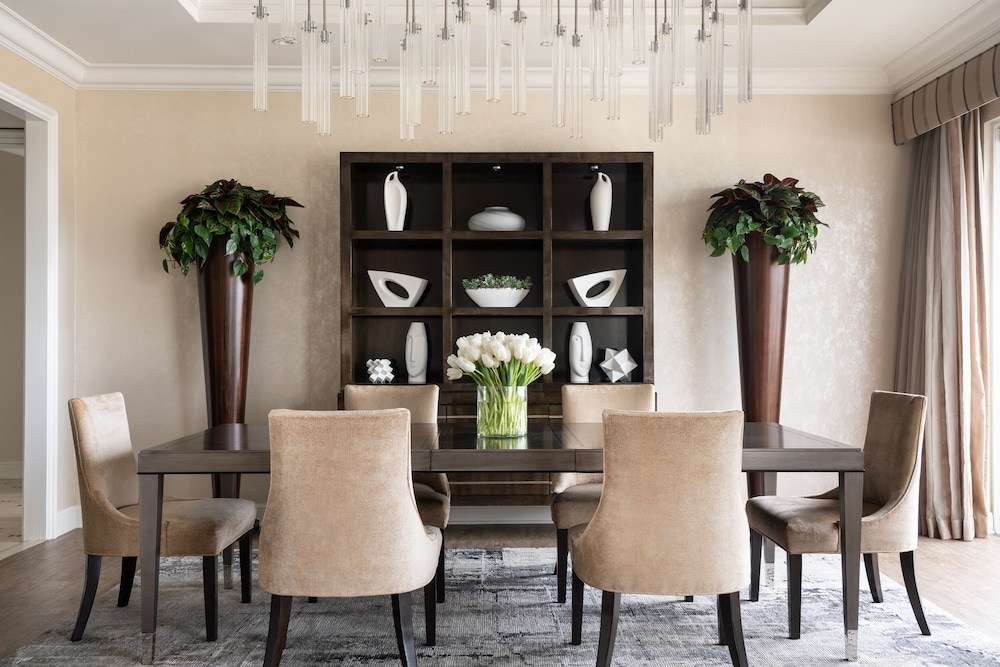 Four Seasons Los Angeles at Beverly Hills — Restaurant & bars in Los Angeles, California