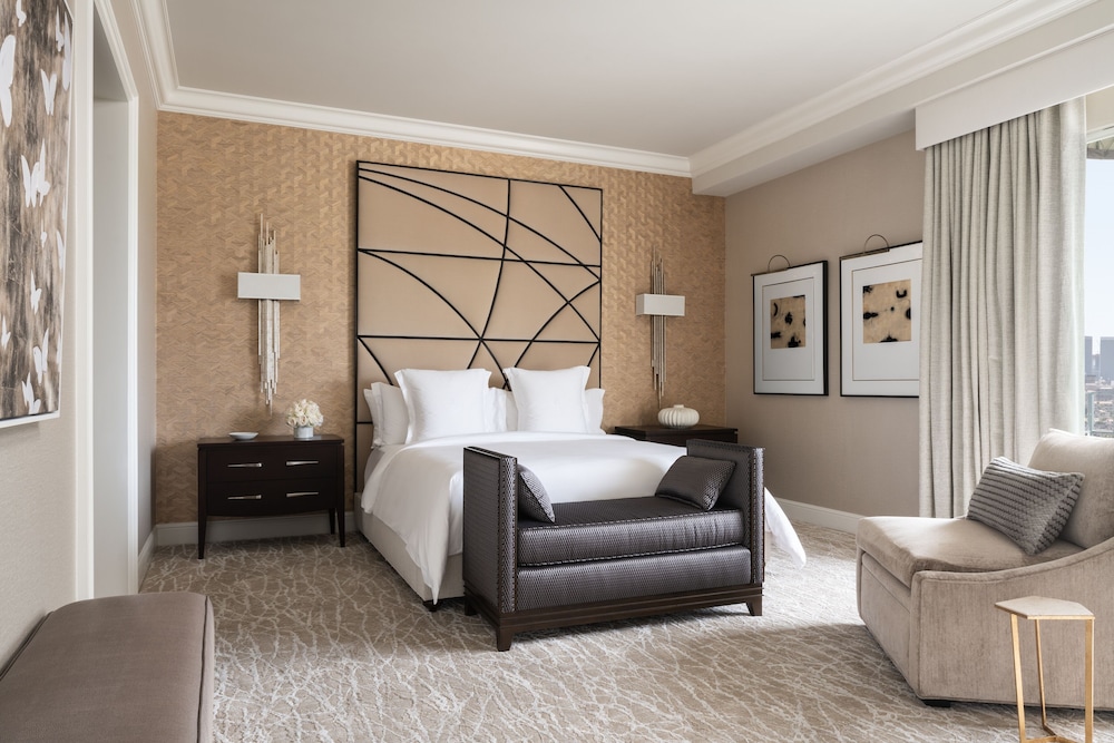 Four Seasons Los Angeles at Beverly Hills — Hotel rooms in Los Angeles, California
