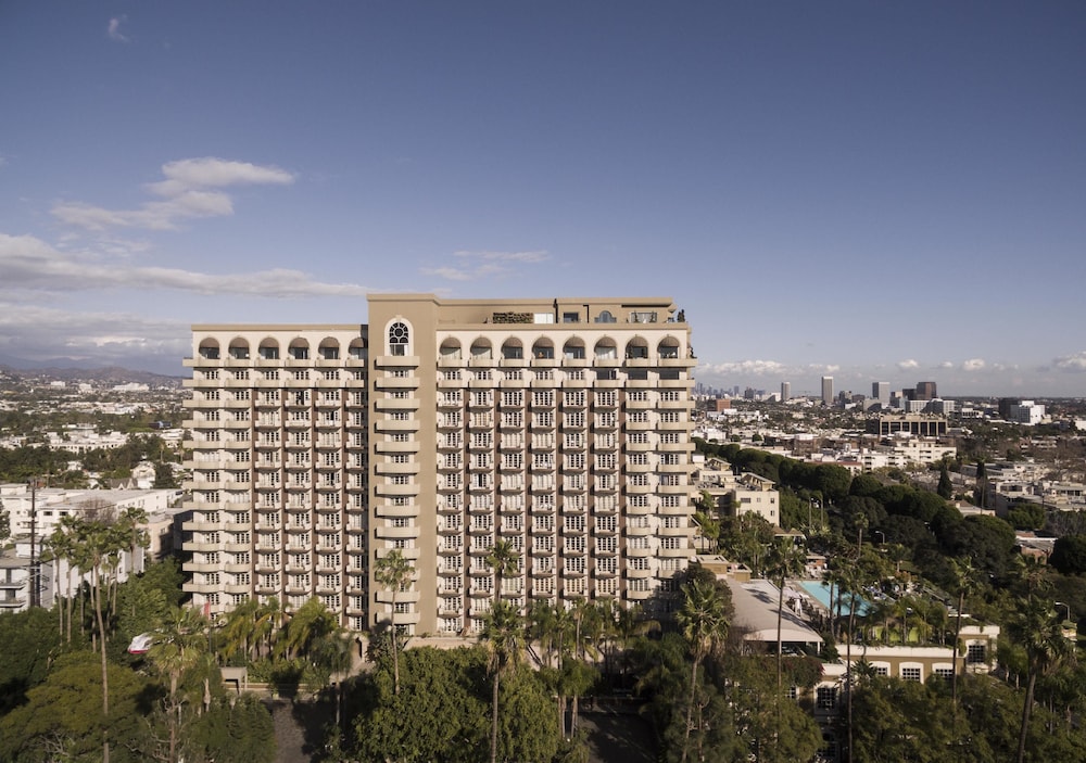 Four Seasons Los Angeles at Beverly Hills — Hotel building in Los Angeles, California