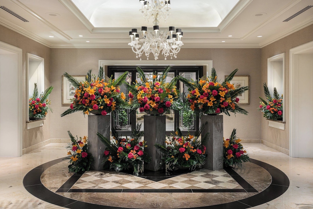 Four Seasons Los Angeles at Beverly Hills — Hotel building in Los Angeles, California