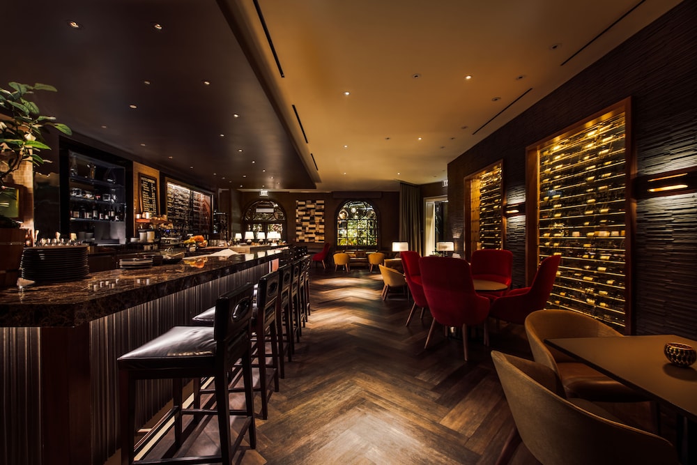 Four Seasons Los Angeles at Beverly Hills — Restaurant & bars in Los Angeles, California