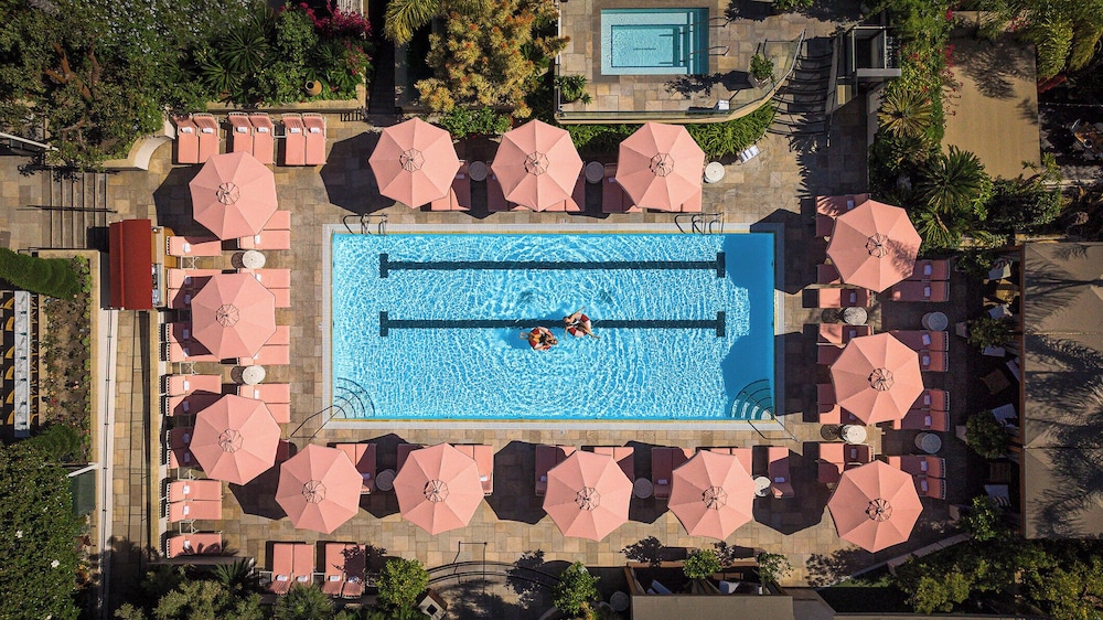 Four Seasons Los Angeles at Beverly Hills — Swimming pool in Los Angeles, California
