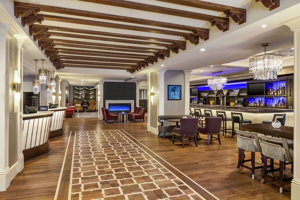 Hilton Checkers Los Angeles — Restaurant & bars in Los Angeles, California