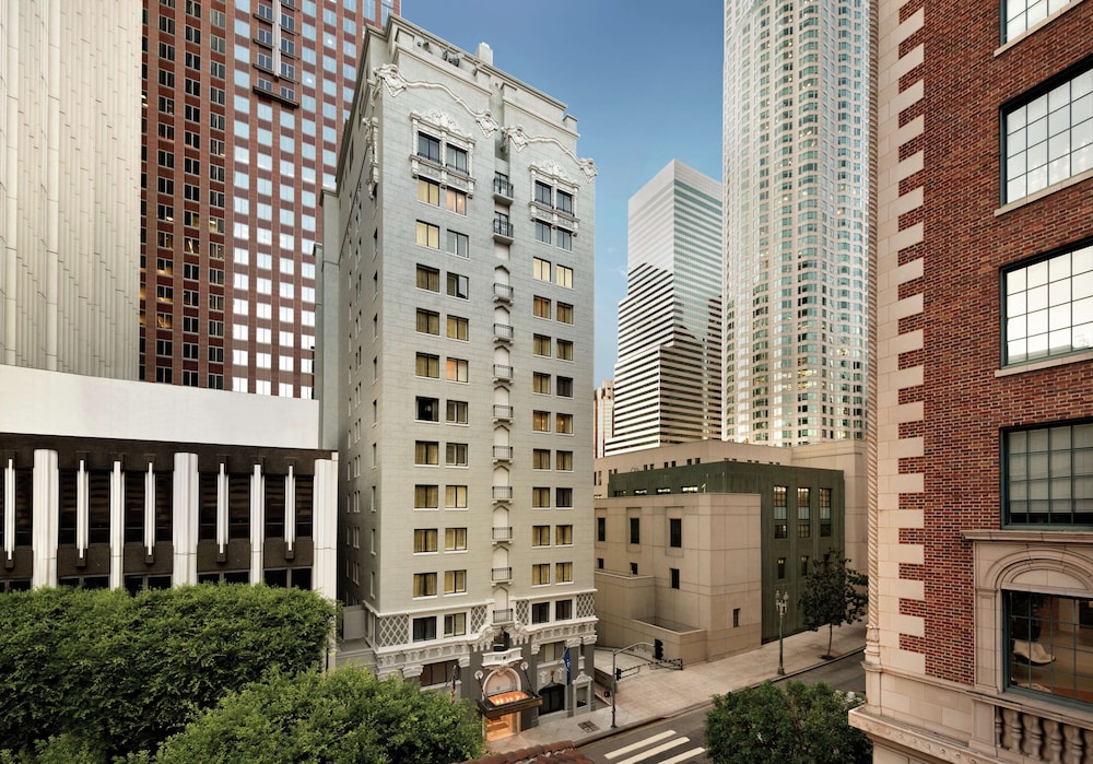 Hilton Checkers Los Angeles — Hotel building in Los Angeles, California