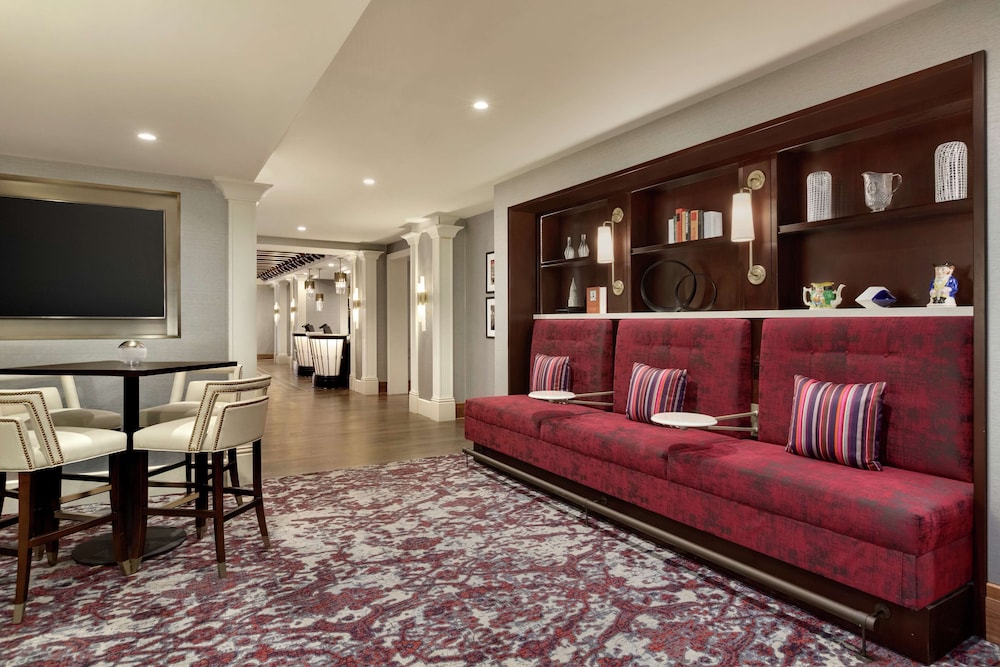 Hilton Checkers Los Angeles — Hotel rooms in Los Angeles, California