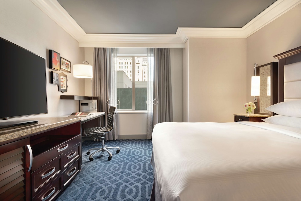 Hilton Checkers Los Angeles — Hotel rooms in Los Angeles, California