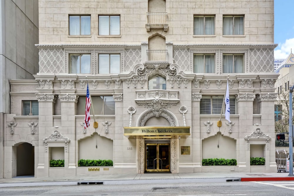 Hilton Checkers Los Angeles — Hotel building in Los Angeles, California