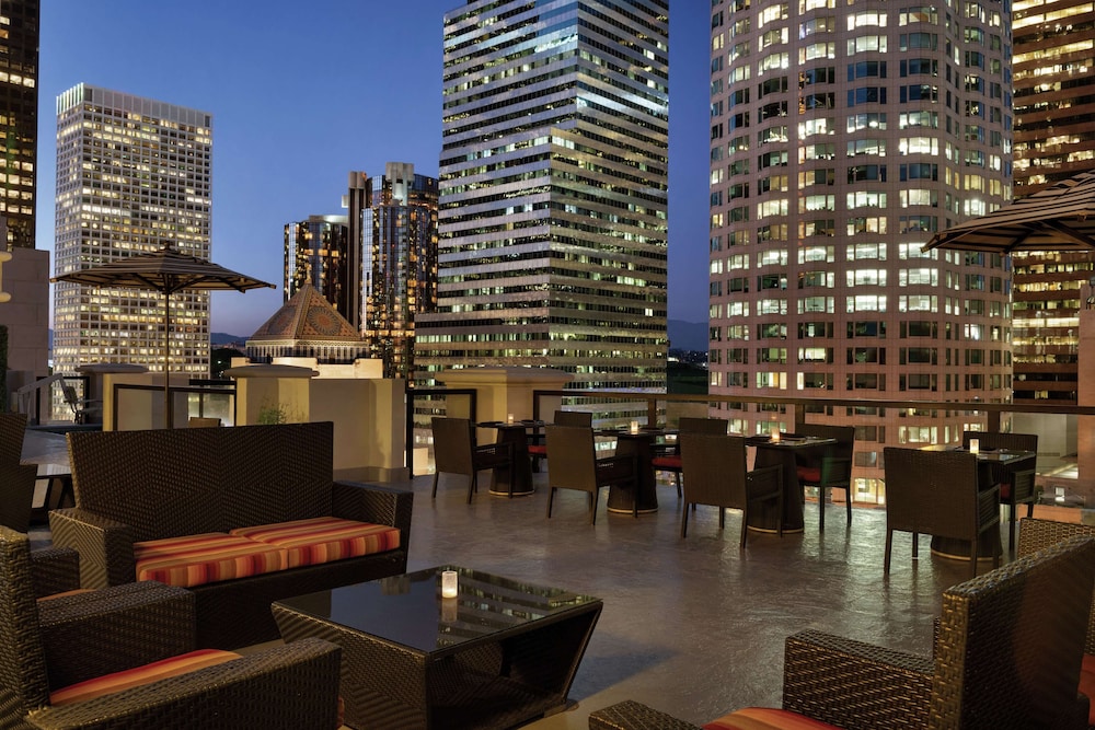 Hilton Checkers Los Angeles — Restaurant & bars in Los Angeles, California