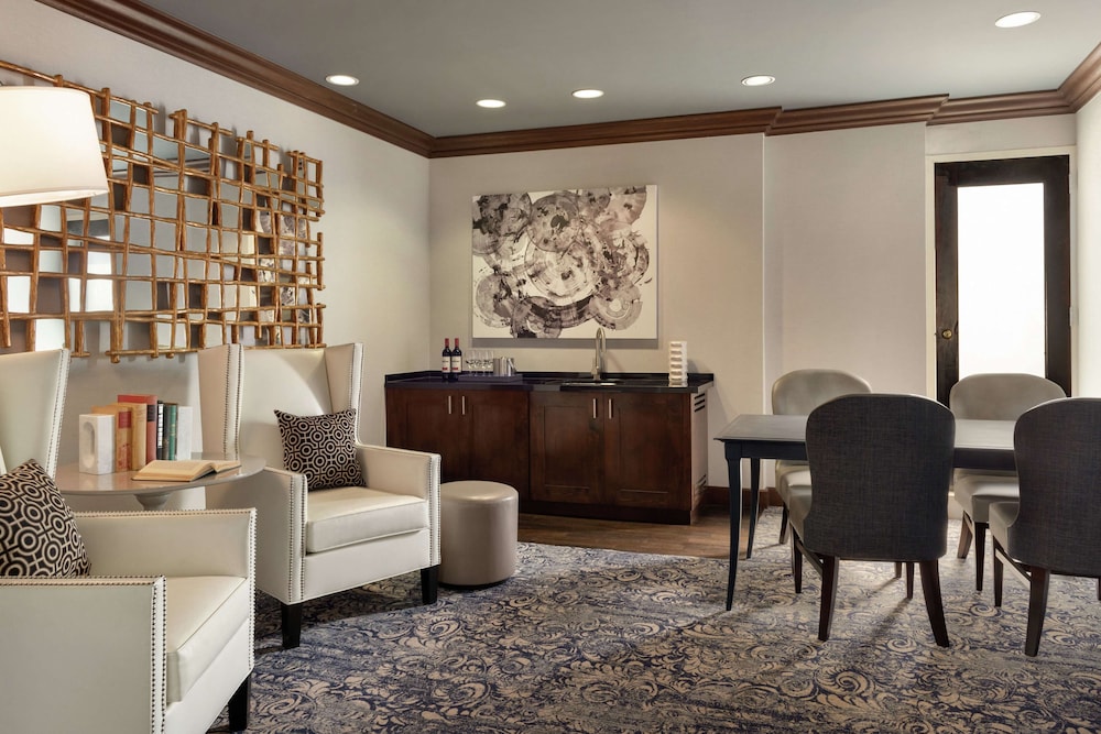 Hilton Checkers Los Angeles — Hotel rooms in Los Angeles, California