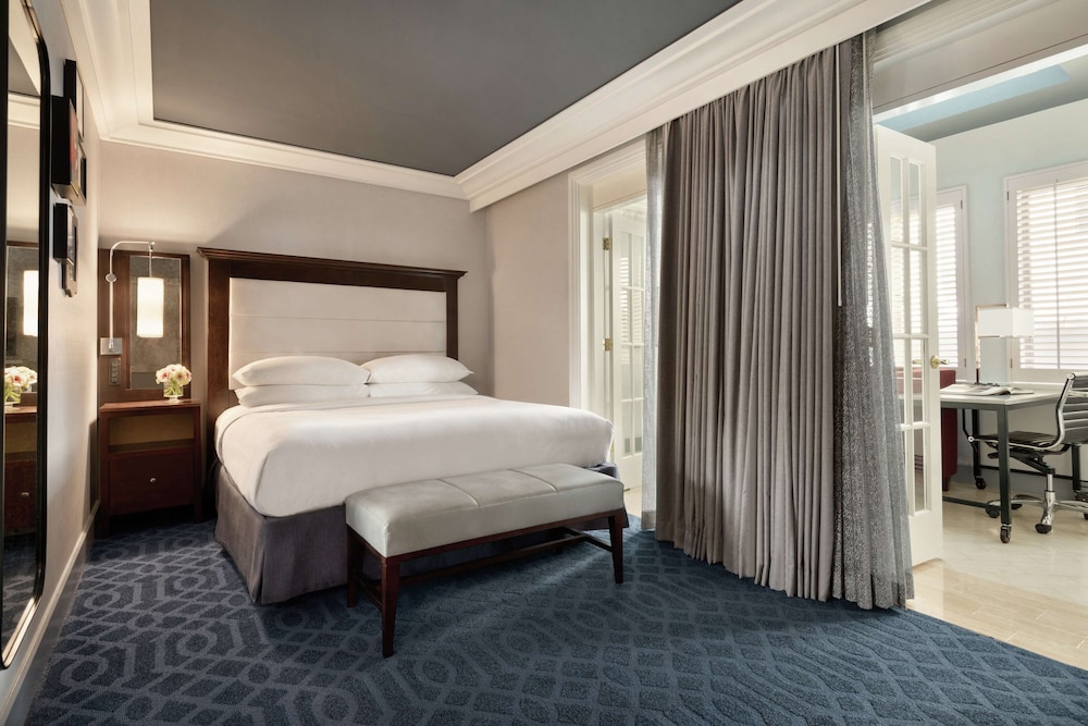 Hilton Checkers Los Angeles — Hotel rooms in Los Angeles, California