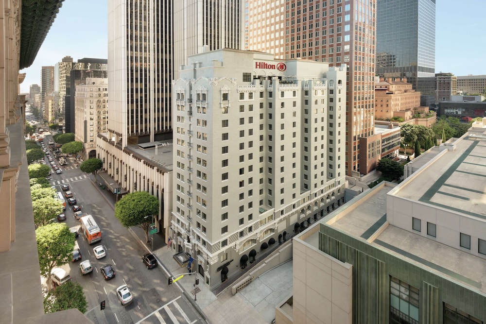 Hilton Checkers Los Angeles — Hotel building in Los Angeles, California