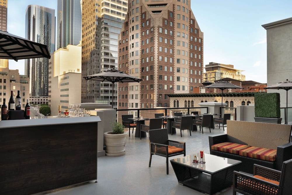 Hilton Checkers Los Angeles — Restaurant & bars in Los Angeles, California