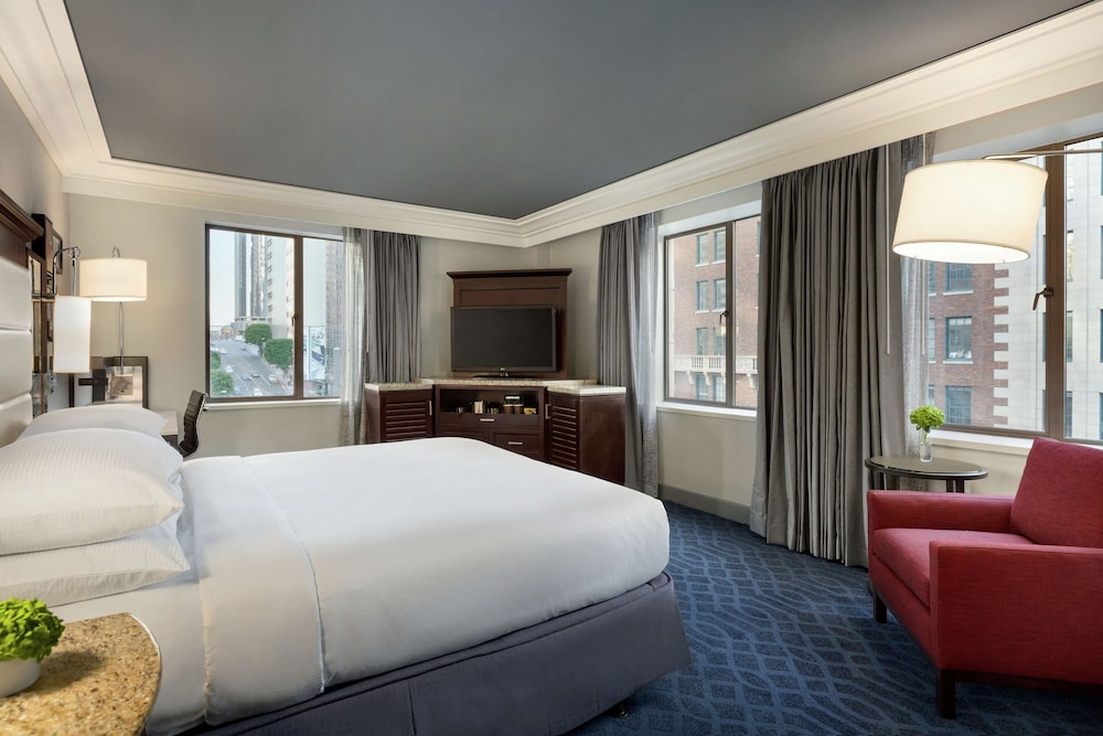 Hilton Checkers Los Angeles — Hotel rooms in Los Angeles, California
