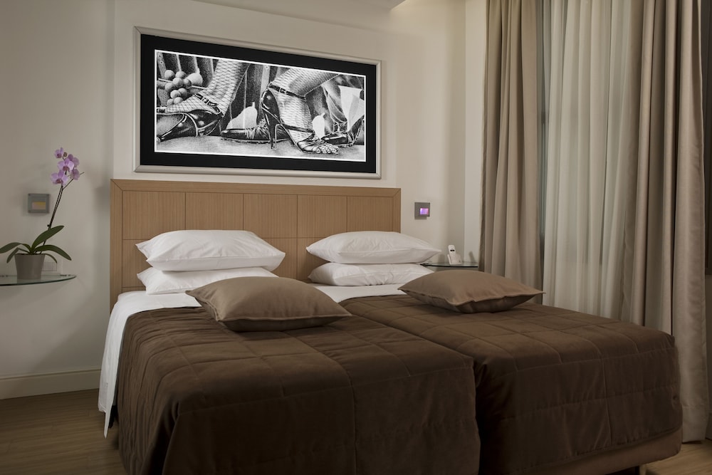 Chic Hotel — Hotel rooms in Athens, Attica