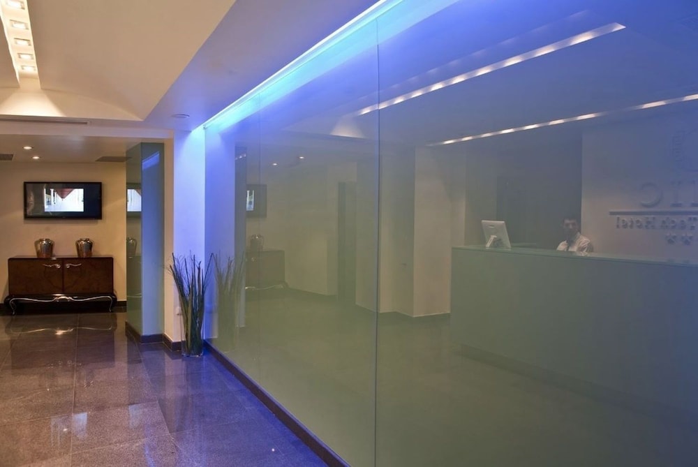 Chic Hotel — Hotel building in Athens, Attica