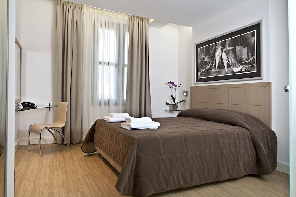 Chic Hotel — Hotel rooms in Athens, Attica