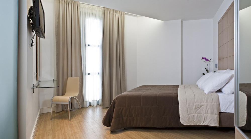 Chic Hotel — Hotel rooms in Athens, Attica