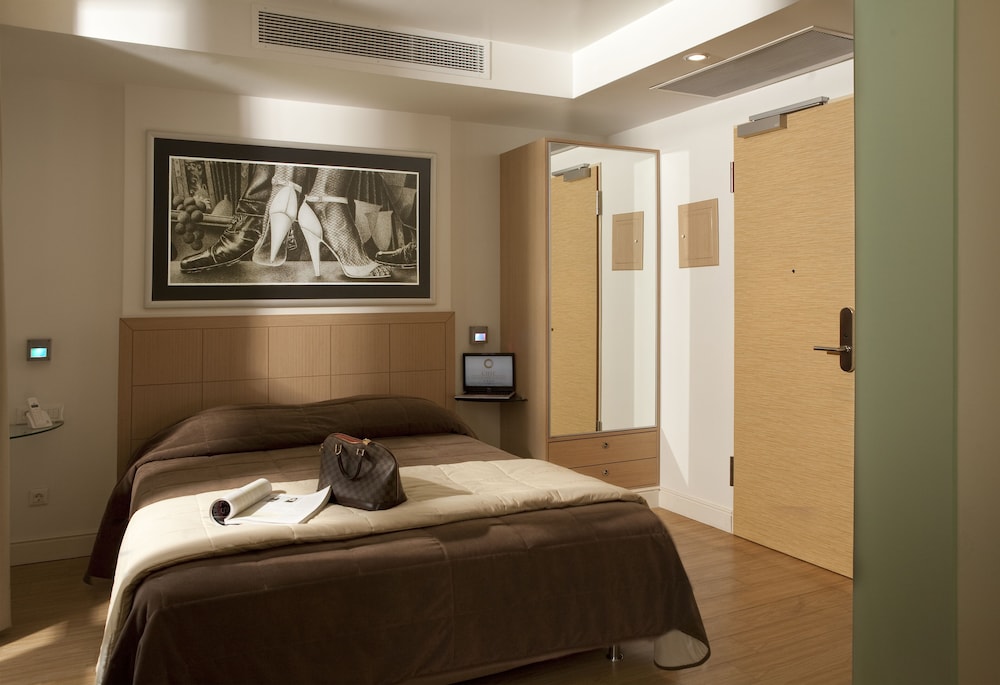 Chic Hotel — Hotel rooms in Athens, Attica