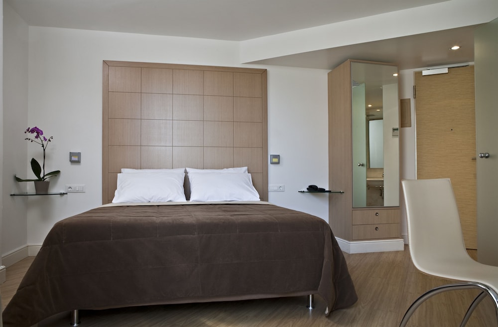 Chic Hotel — Hotel rooms in Athens, Attica