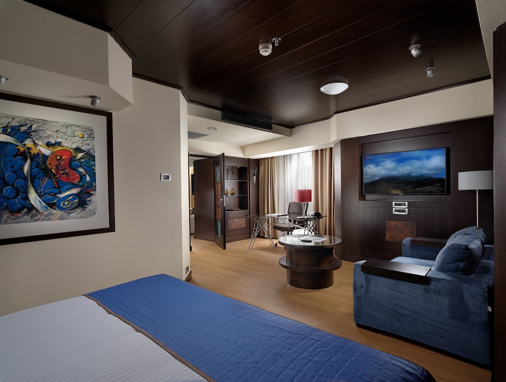 Crowne Plaza Athens City Centre by IHG — Hotel rooms in Athens, Attica