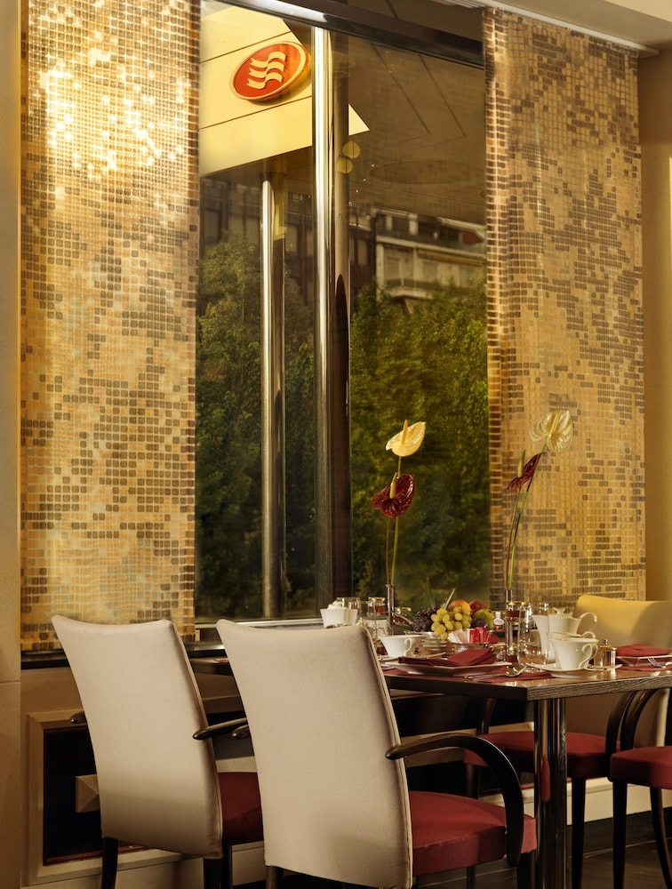 Crowne Plaza Athens City Centre by IHG — Restaurant & bars in Athens, Attica