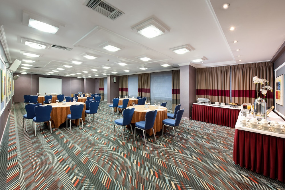 Crowne Plaza Athens City Centre by IHG — Restaurant & bars in Athens, Attica