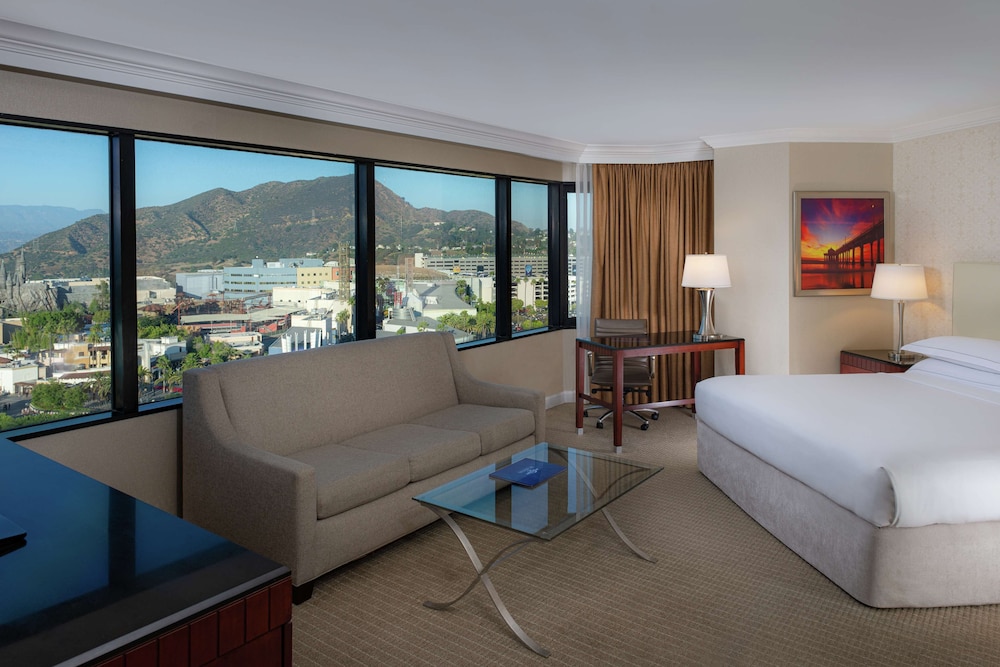 Hilton Los Angeles-Universal City — Hotel rooms in Universal City, California