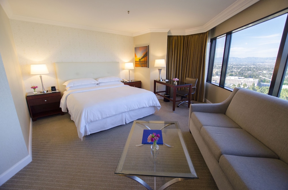 Hilton Los Angeles-Universal City — Hotel rooms in Universal City, California