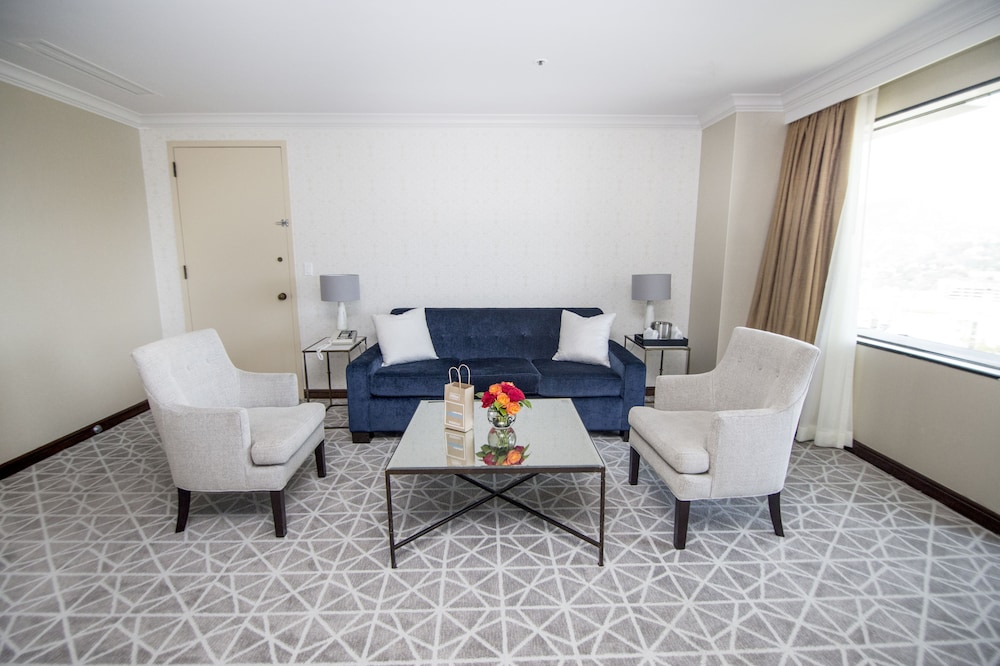 Hilton Los Angeles-Universal City — Hotel rooms in Universal City, California