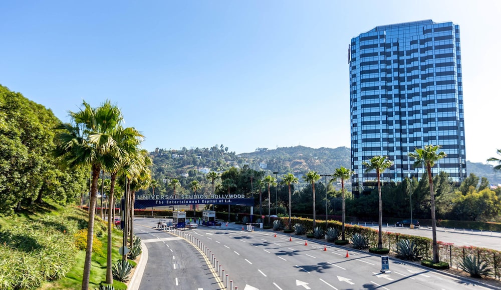 Hilton Los Angeles-Universal City — Attractions in the area in Universal City, California