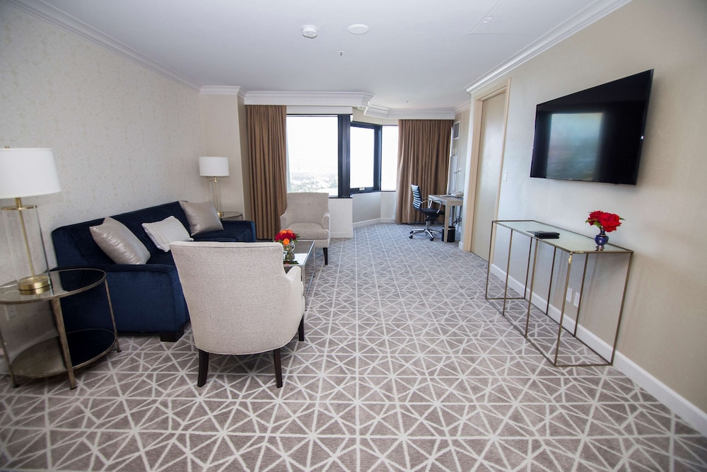 Hilton Los Angeles-Universal City — Hotel rooms in Universal City, California