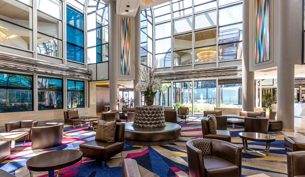 Hilton Los Angeles-Universal City — Hotel building in Universal City, California