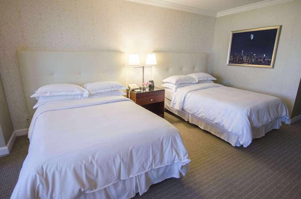 Hilton Los Angeles-Universal City — Hotel rooms in Universal City, California