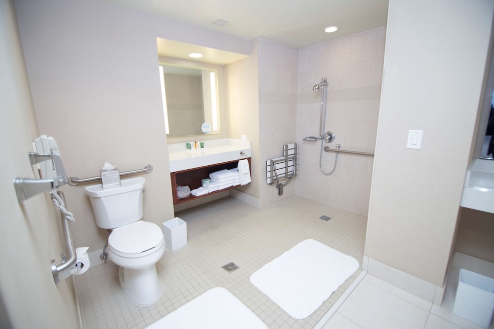 Hilton Los Angeles-Universal City — Hotel rooms in Universal City, California
