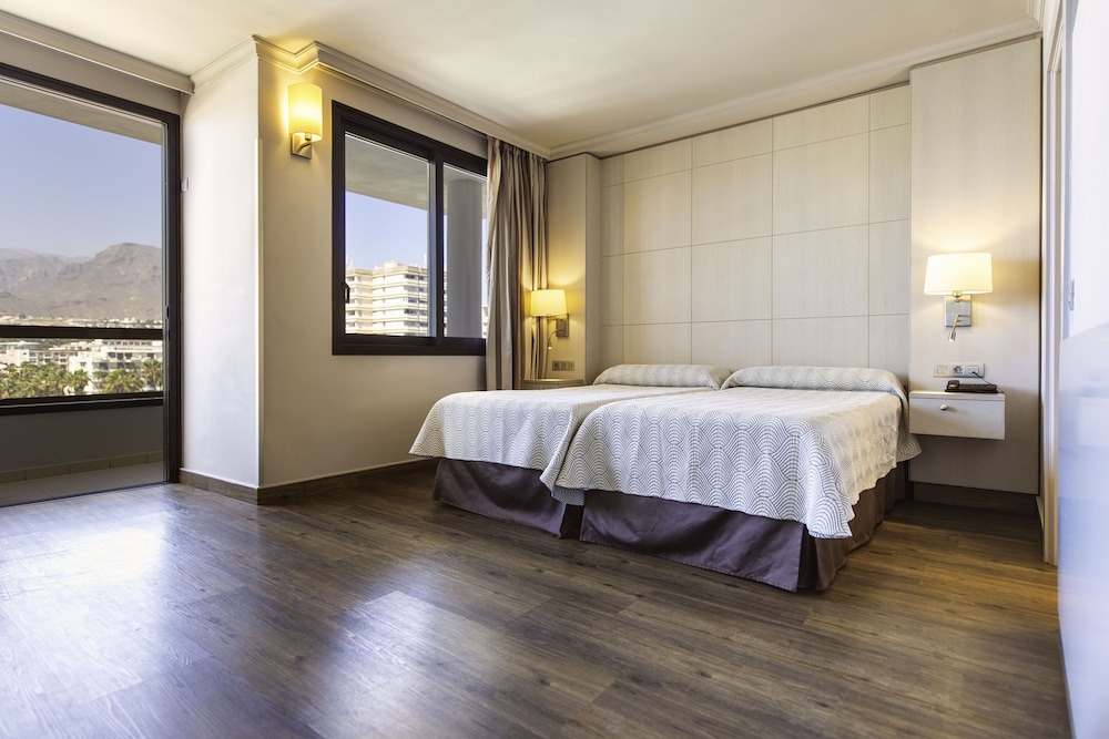 Spring Hotel Bitácora — Hotel rooms in Playa de las Americas, Canary Islands