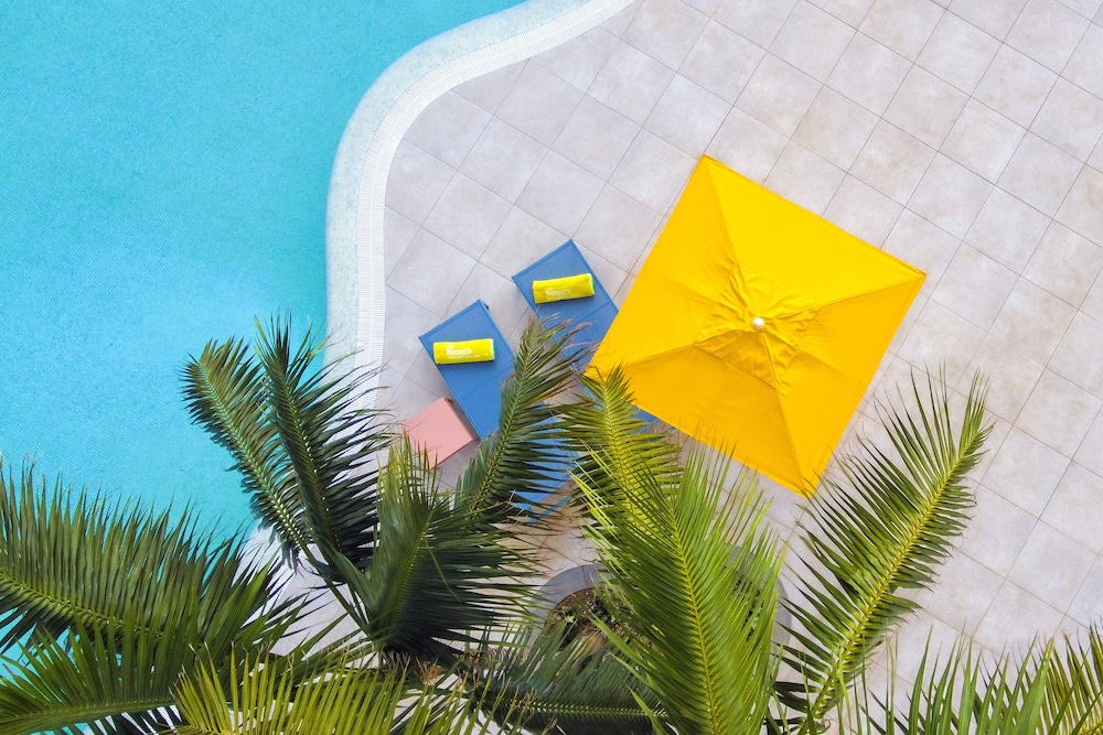 Spring Hotel Bitácora — Swimming pool in Playa de las Americas, Canary Islands