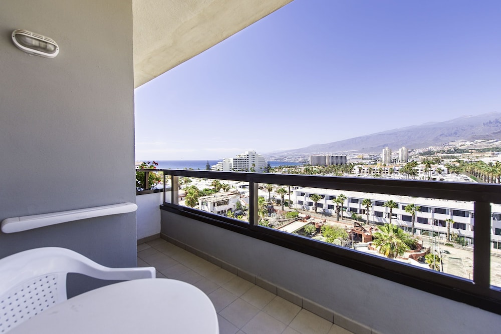 Spring Hotel Bitácora — Hotel rooms in Playa de las Americas, Canary Islands