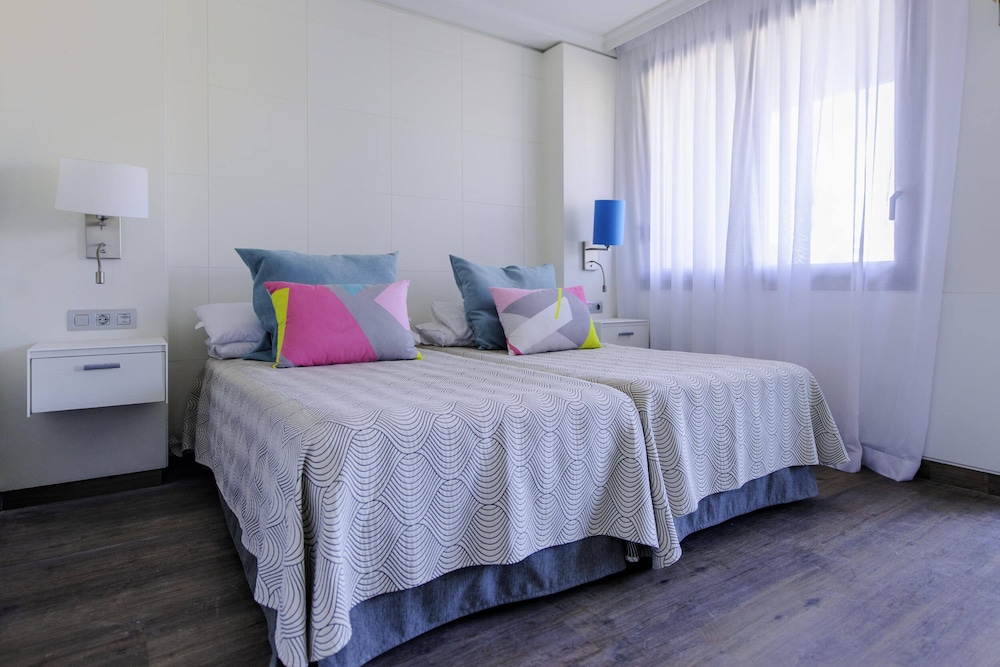 Spring Hotel Bitácora — Hotel rooms in Playa de las Americas, Canary Islands