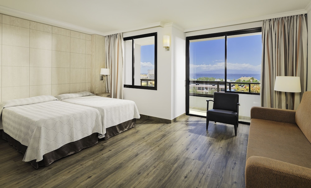 Spring Hotel Bitácora — Hotel rooms in Playa de las Americas, Canary Islands